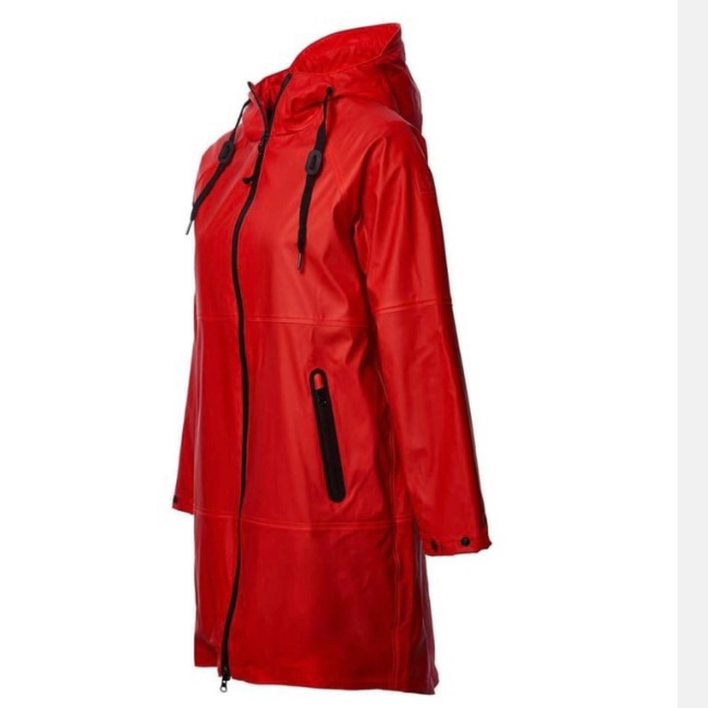 Cintanamari Rain Coat